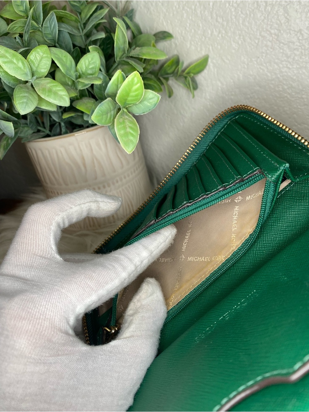 Michael Kors Green Saffiano Zip Wallet with Gold Logo - Picture 12 of 12